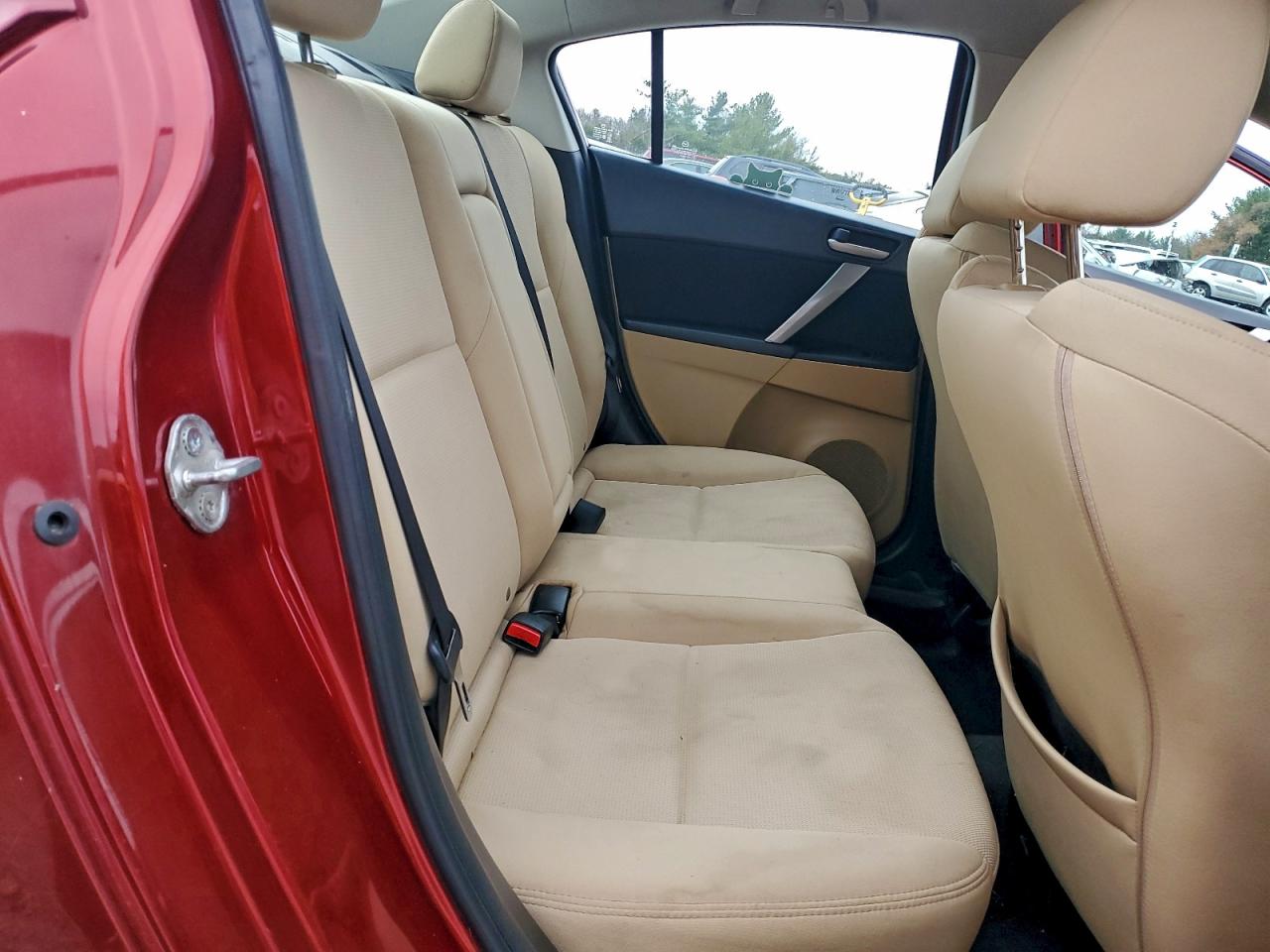 2011 Mazda 3 S VIN: JM1BL1U61B1390754 Lot: 94260285