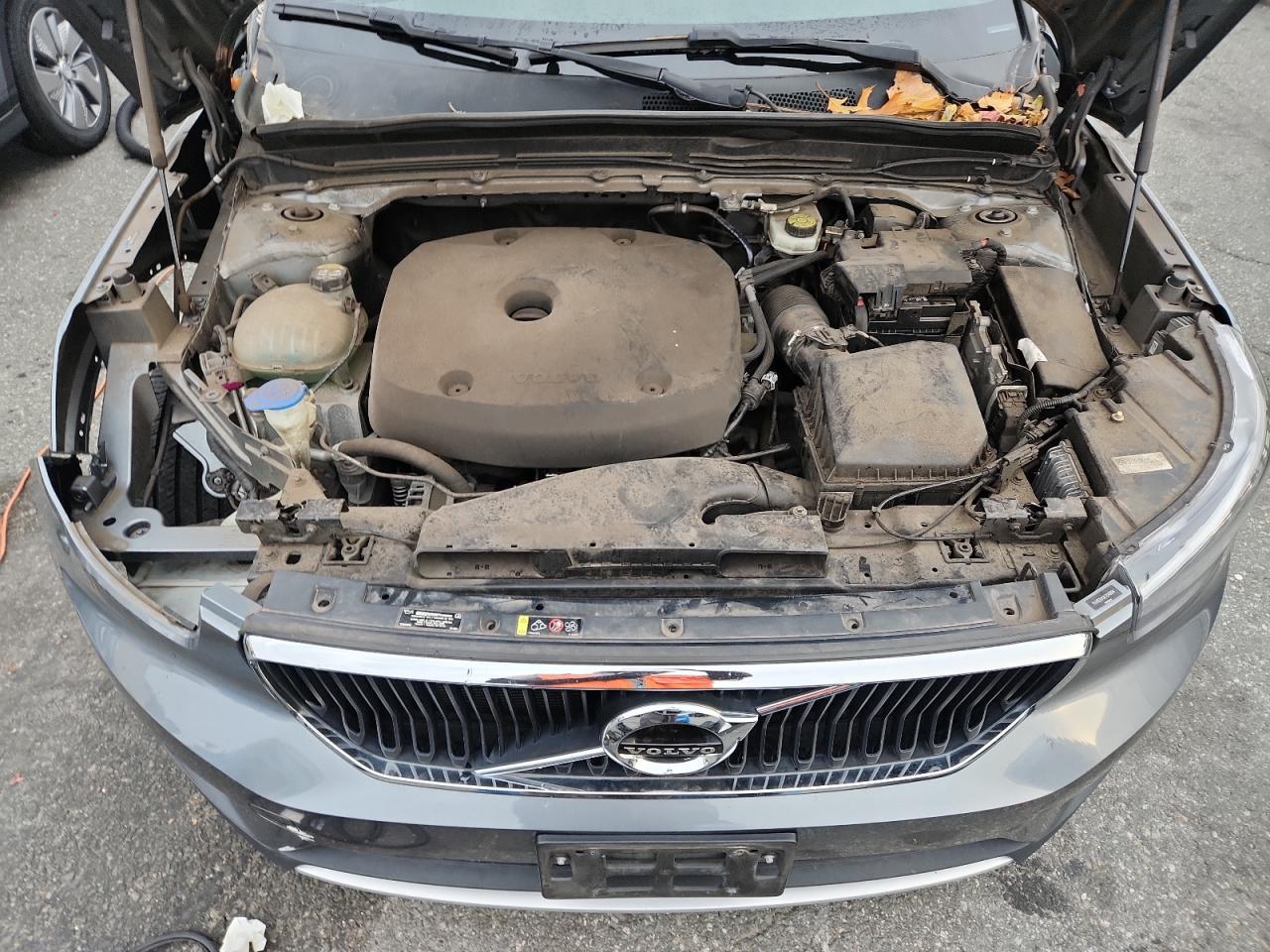 2019 Volvo Xc40 T5 Momentum VIN: YV4162UK0K2048094 Lot: 90687595