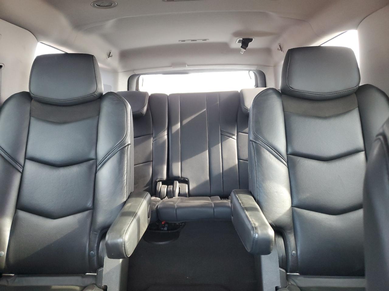 2020 Cadillac Escalade Esv Luxury VIN: 1GYS4HKJ3LR219403 Lot: 91776095