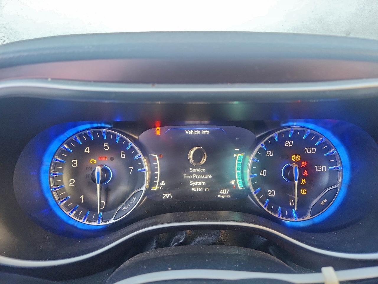 2017 Chrysler Pacifica Limited VIN: 2C4RC1GG8HR812235 Lot: 93747235