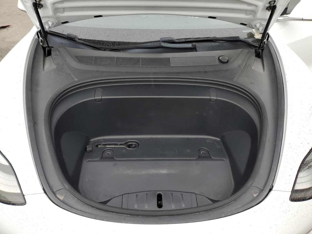 2019 Tesla Model 3 VIN: 5YJ3E1EB7KF425587 Lot: 92957365