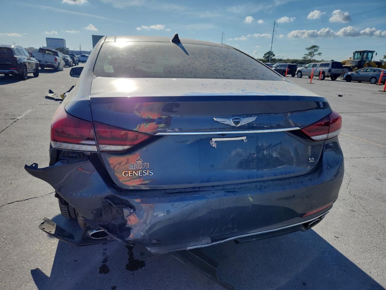 2015 Hyundai Genesis 5.0L VIN: KMHGN4JF4FU068454 Lot: 93201295