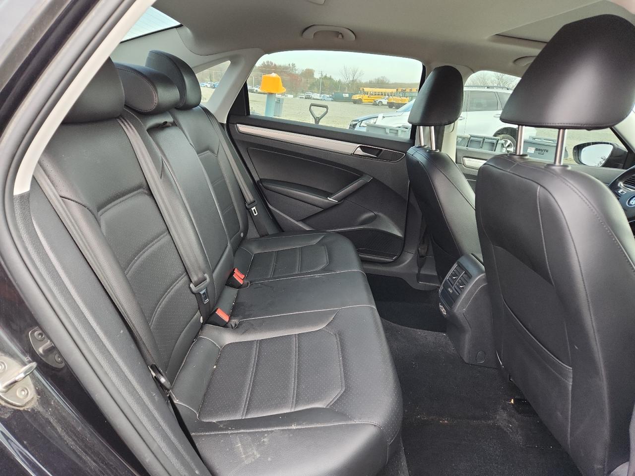 2019 Volkswagen Passat Wolfsburg VIN: 1VWLA7A31KC004049 Lot: 92698955