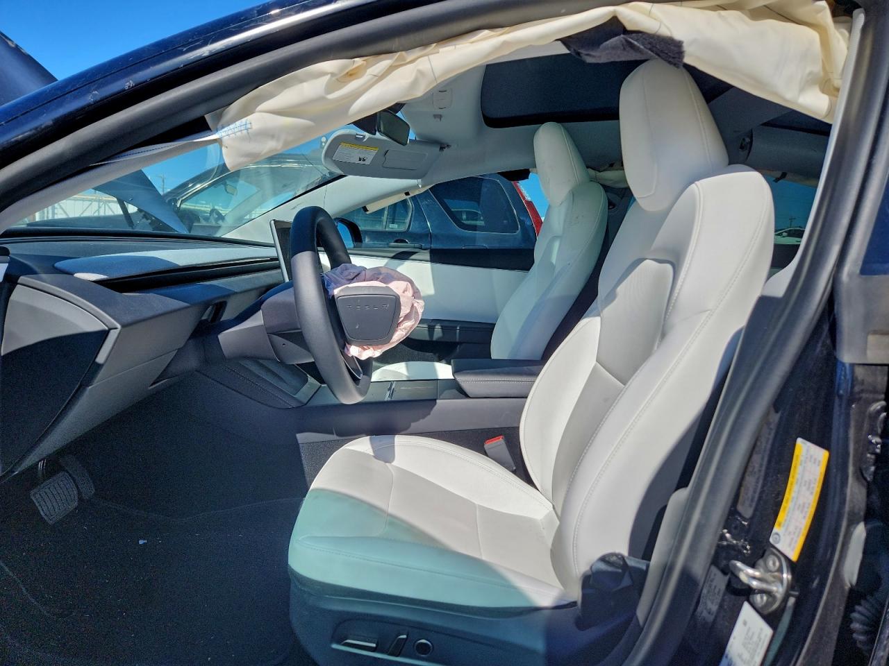 2024 Tesla Model 3 VIN: 5YJ3E1EB7RF810979 Lot: 94268535