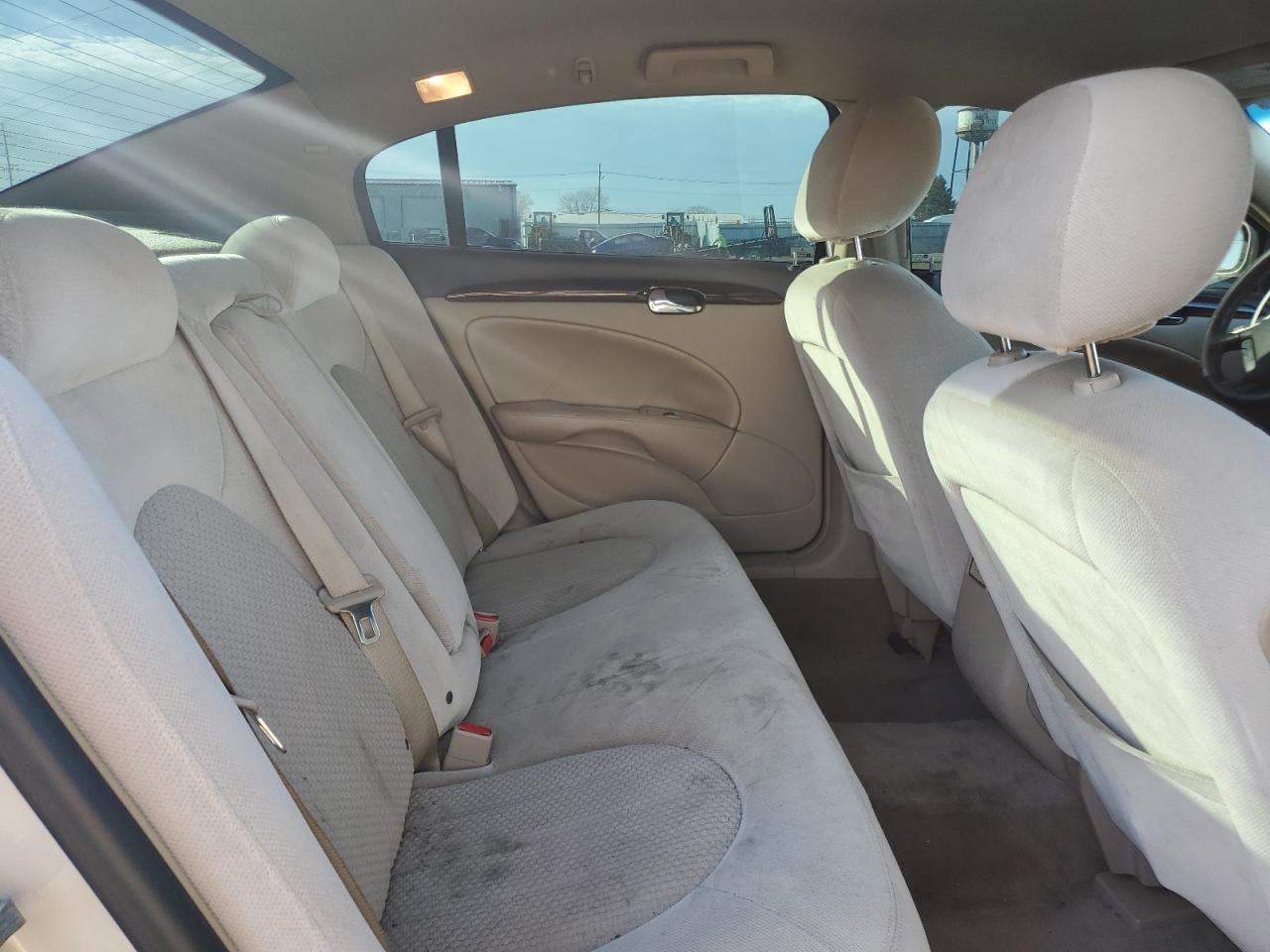 2010 Buick Lucerne Cx VIN: 1G4HA5EM9AU111726 Lot: 92640635