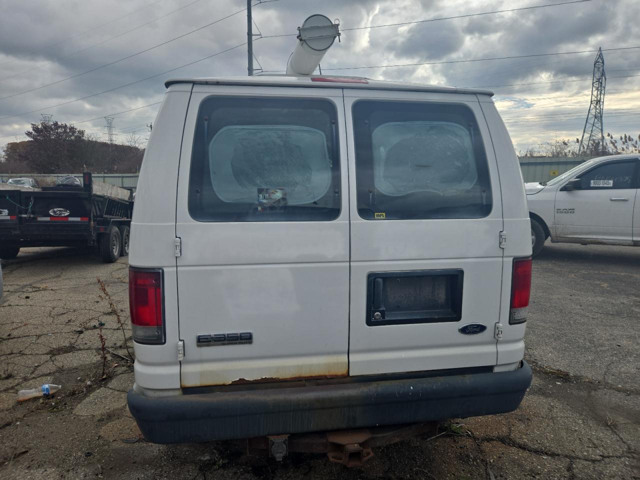 2008 Ford E350 Utility / Service Van VIN: 1FTSE34L68DB33639 Lot: 90423135