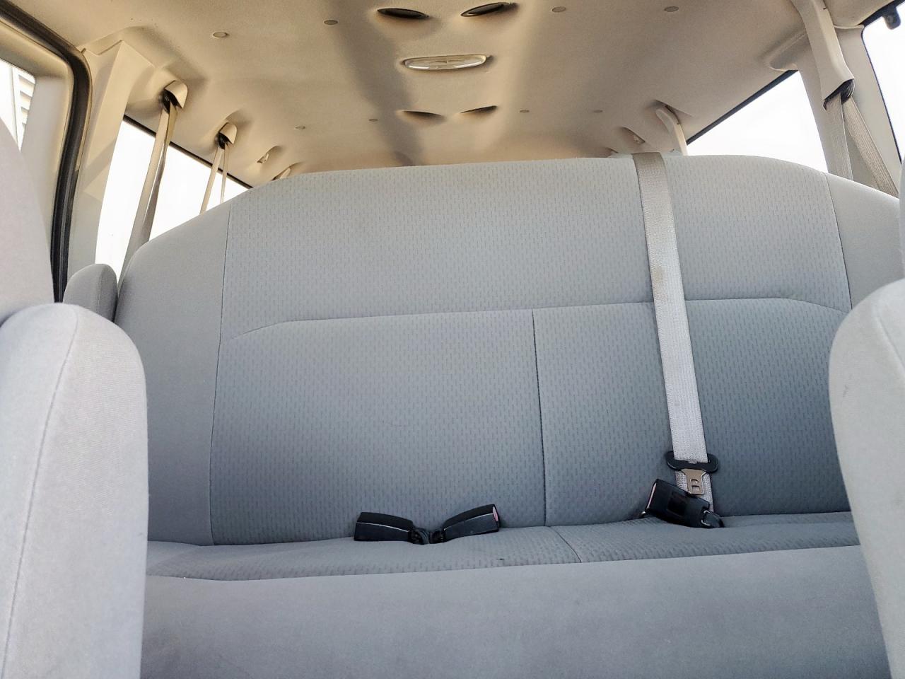 2009 Ford Econoline E350 Super Duty Wagon VIN: 1FBNE31L89DA27636 Lot: 92701035