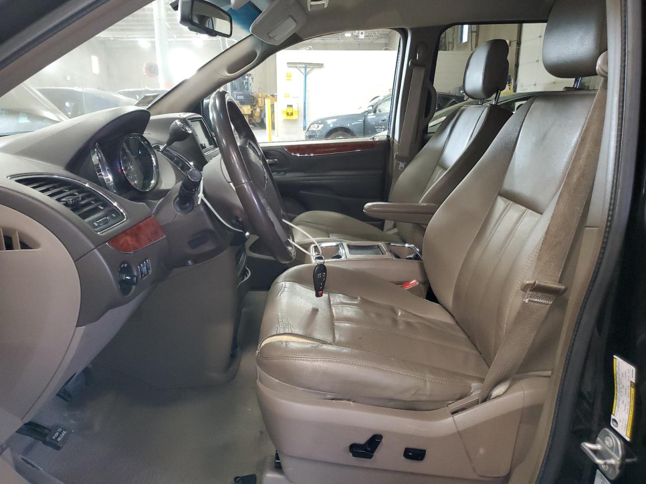 2016 Chrysler Town & Country Touring VIN: 2C4RC1BG4GR296963 Lot: 92842195