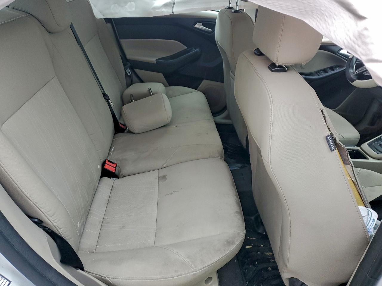 2017 Ford Focus Se VIN: 1FADP3K22HL247601 Lot: 93417755