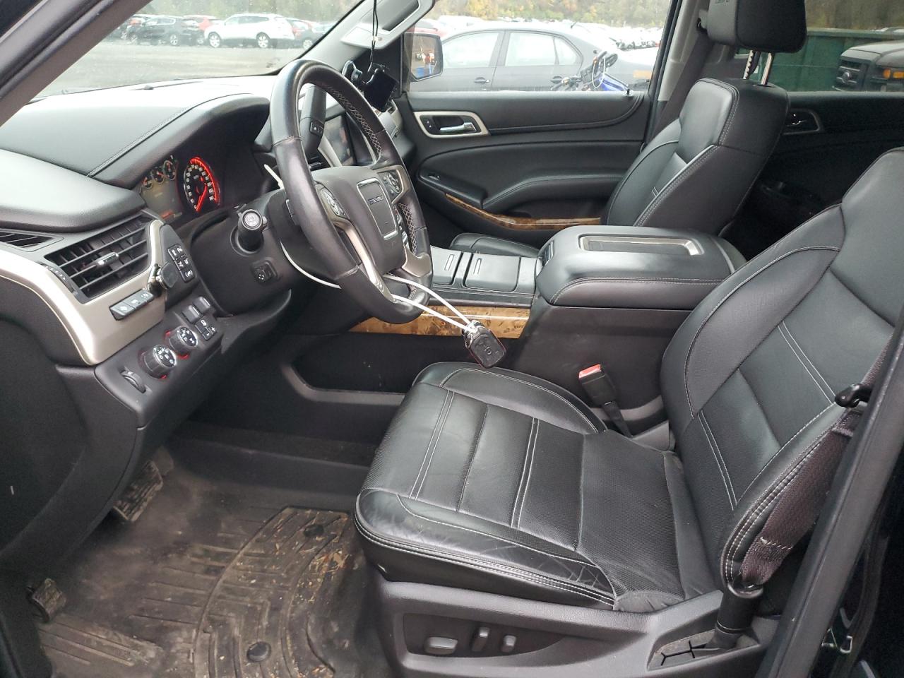 2015 GMC Yukon Xl Denali VIN: 1GKS2JKJ8FR583585 Lot: 92281585