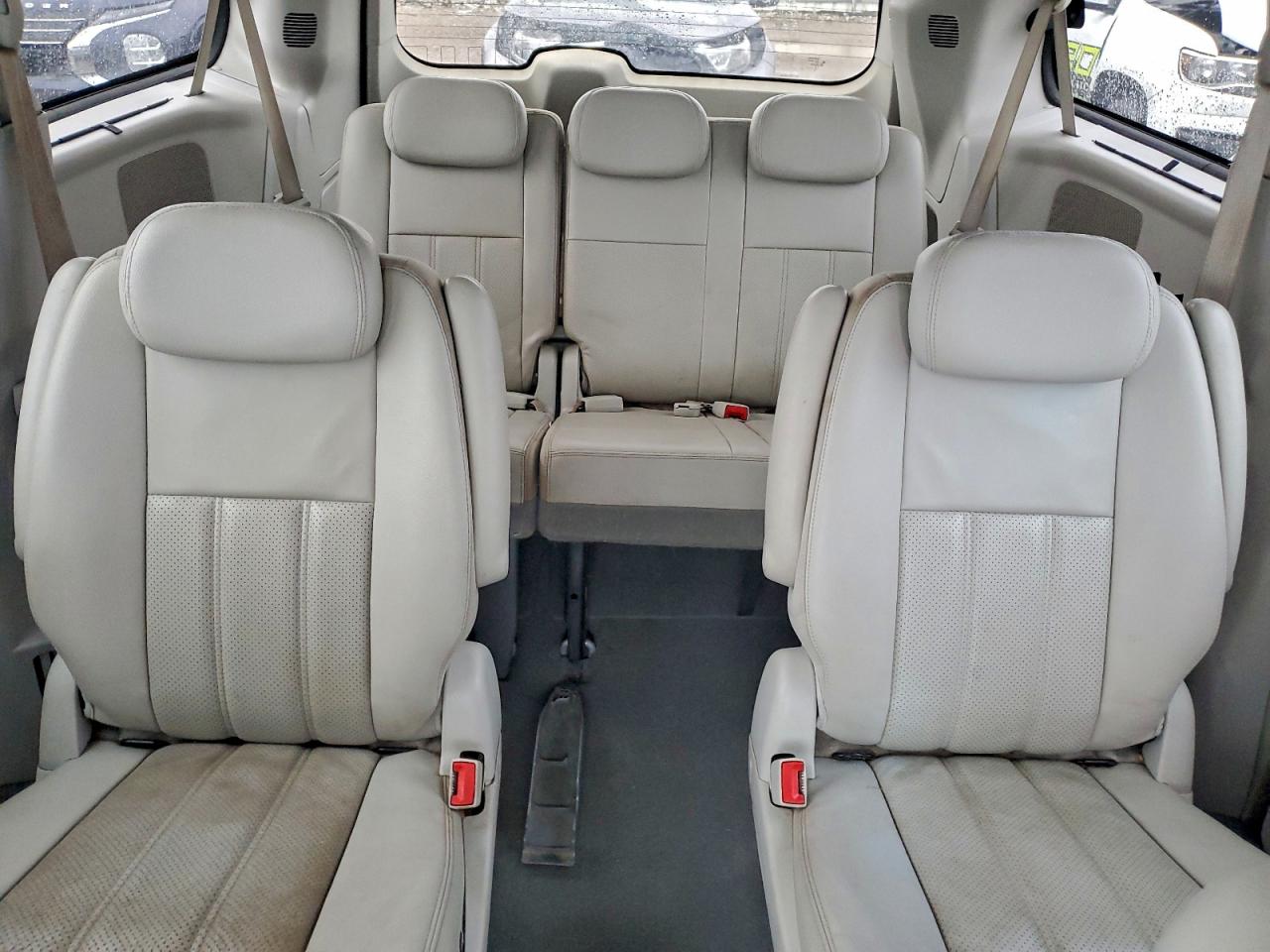 2009 Chrysler Town & Country Touring VIN: 2A8HR541X9R642147 Lot: 94022665