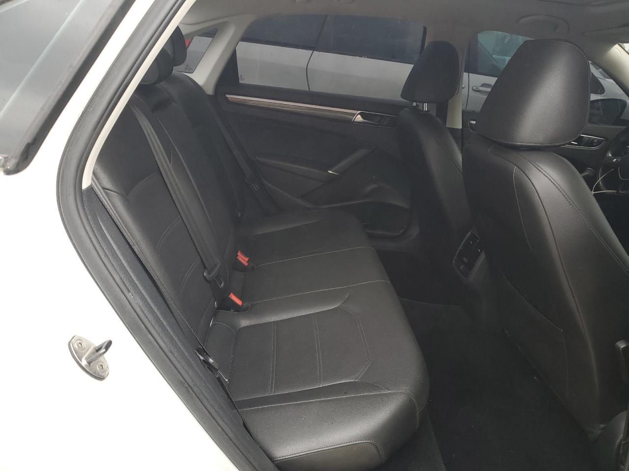 2017 Volkswagen Passat Se VIN: 1VWBT7A37HC019590 Lot: 92749985