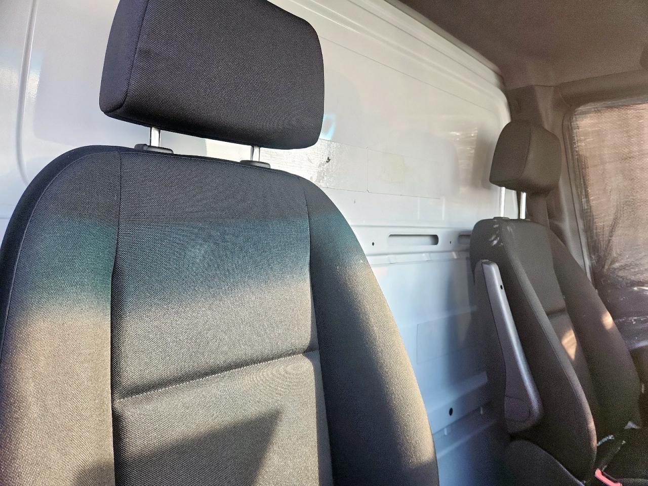 2019 Mercedes Benz Sprinter Box Truck VIN: WDAPF4CD0KN028571 Lot: 93035945