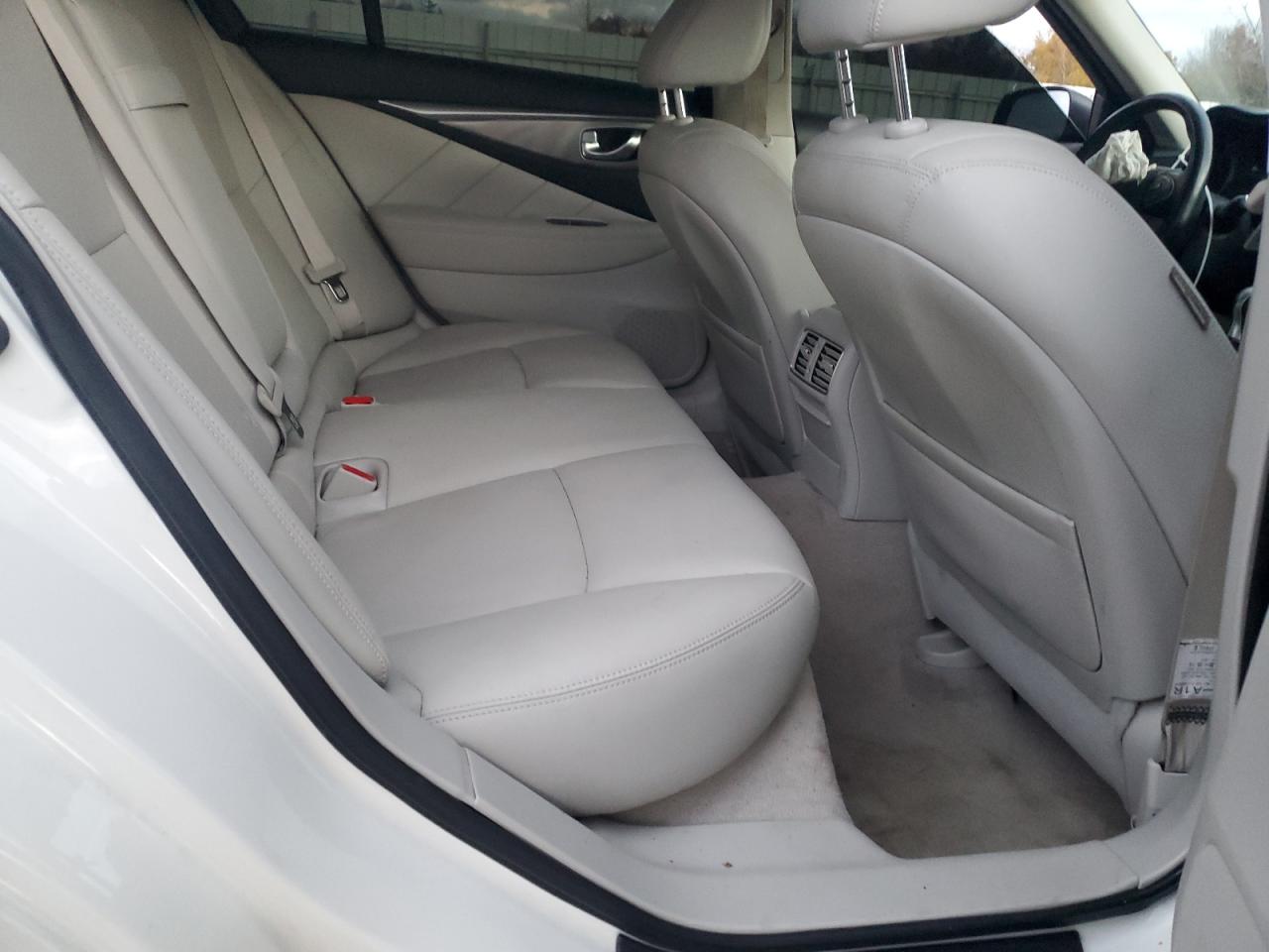 2015 Infiniti Q50 Base VIN: JN1BV7AR7FM395668 Lot: 92159775