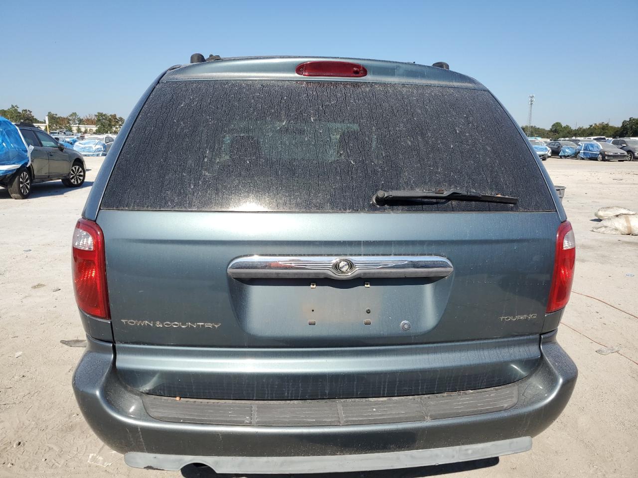 2005 Chrysler Town & Country Touring VIN: 2C4GP54L75R319744 Lot: 92461865