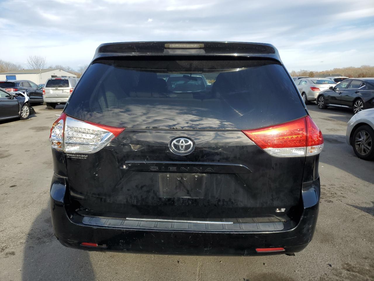 2012 Toyota Sienna Base VIN: 5TDKA3DCXCS013688 Lot: 92910785