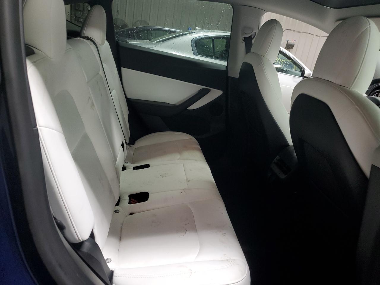 2022 Tesla Model Y VIN: 7SAYGDEE0NF433940 Lot: 92716935