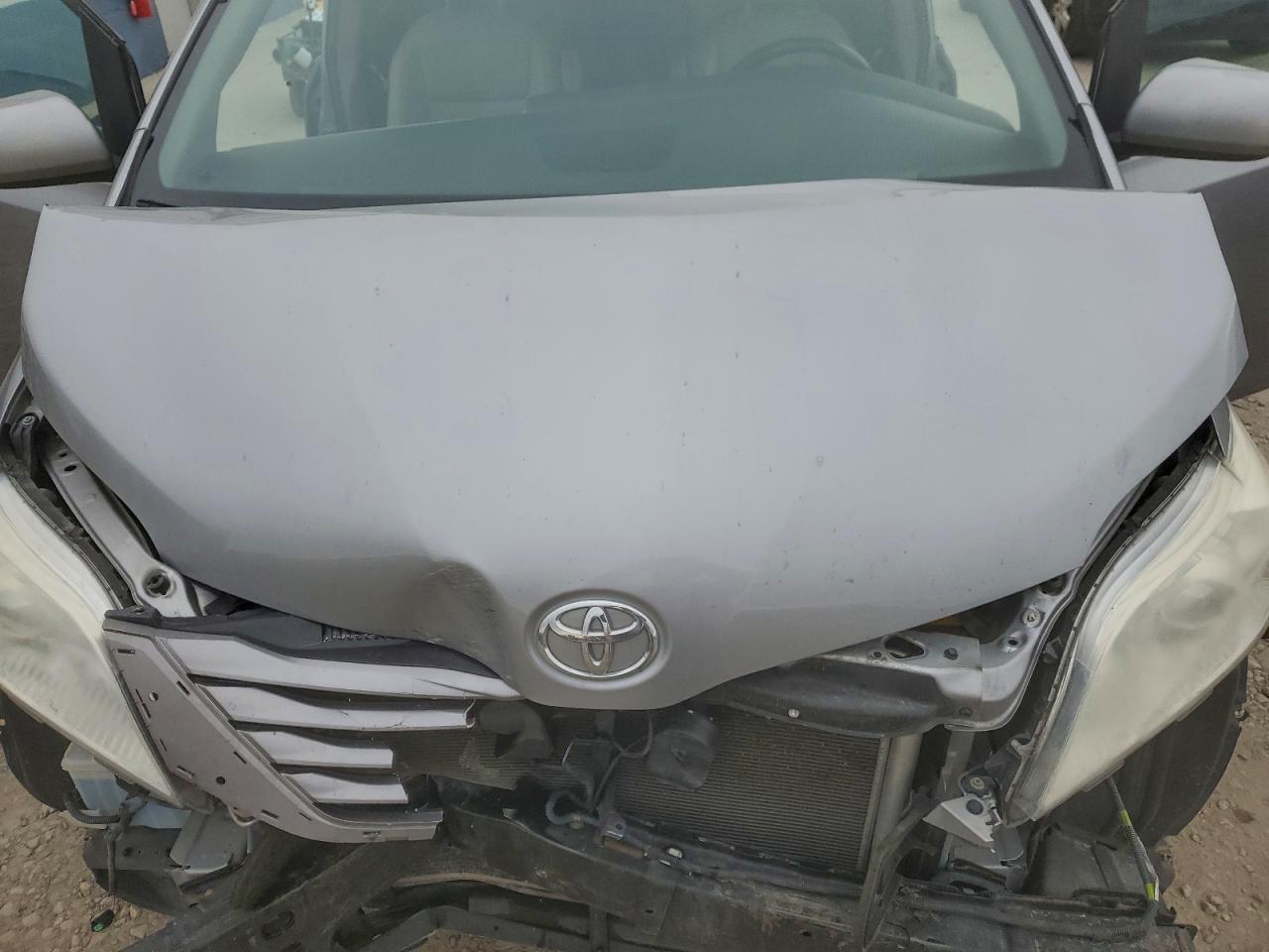 2017 Toyota Sienna Xle VIN: 5TDDZ3DC9HS154230 Lot: 94483695