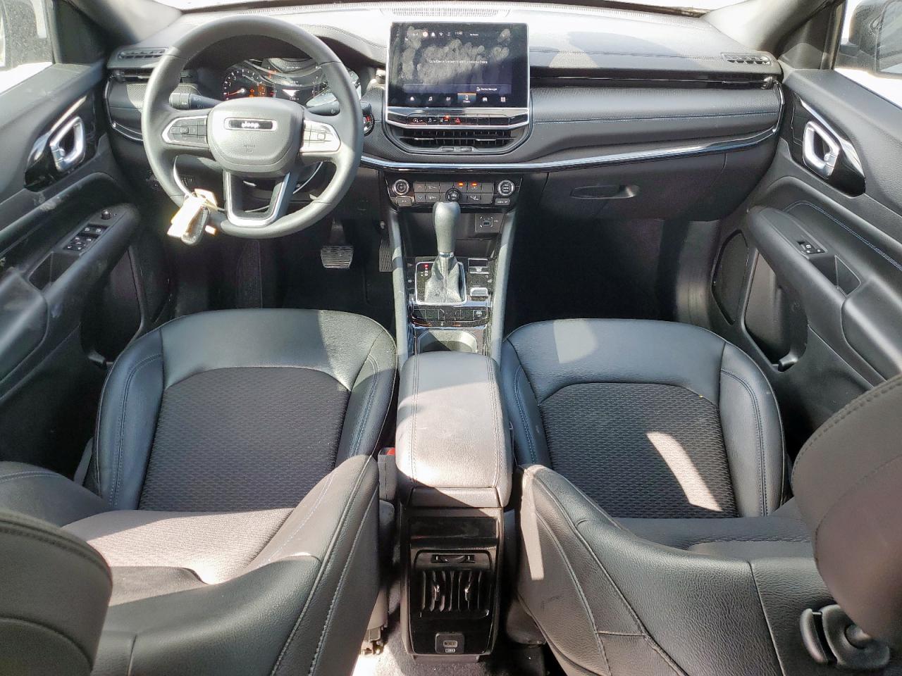 2025 Jeep Compass Latitude VIN: 3C4NJDBN3ST553282 Lot: 92690215