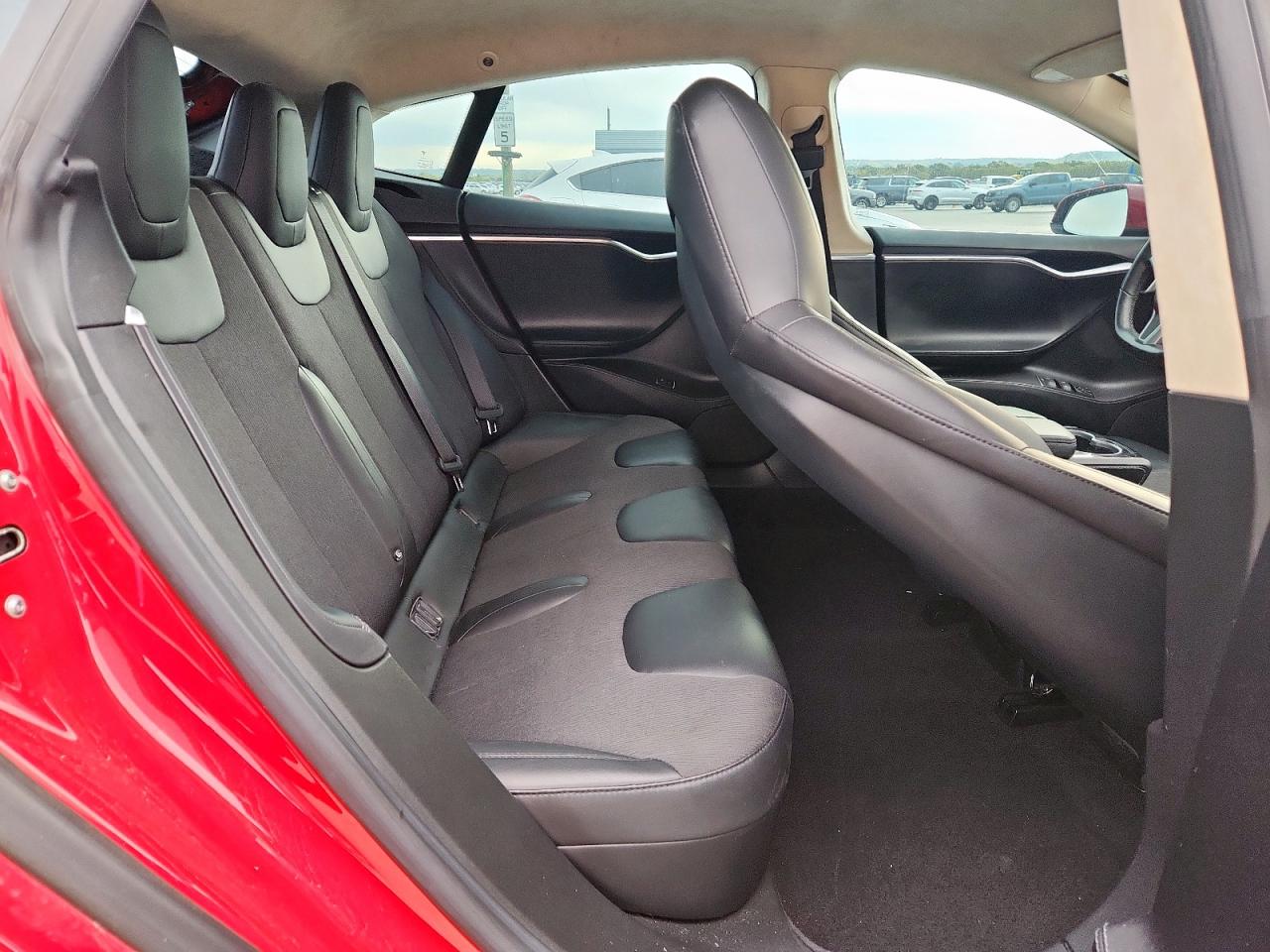 2016 Tesla Model S VIN: 5YJSA1E11GF137828 Lot: 86899175