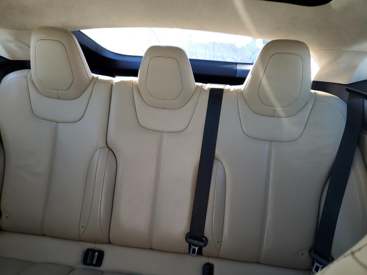 2016 Tesla Model S VIN: 5YJSA1E22GF141783 Lot: 92808305