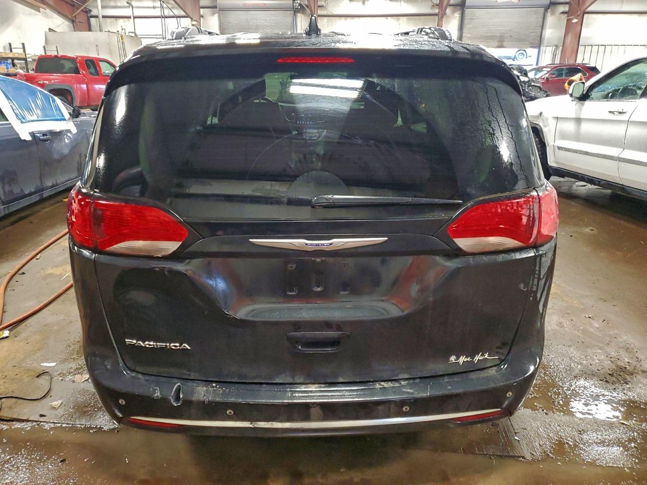 2019 Chrysler Pacifica Touring L VIN: 2C4RC1BG4KR669721 Lot: 93943085
