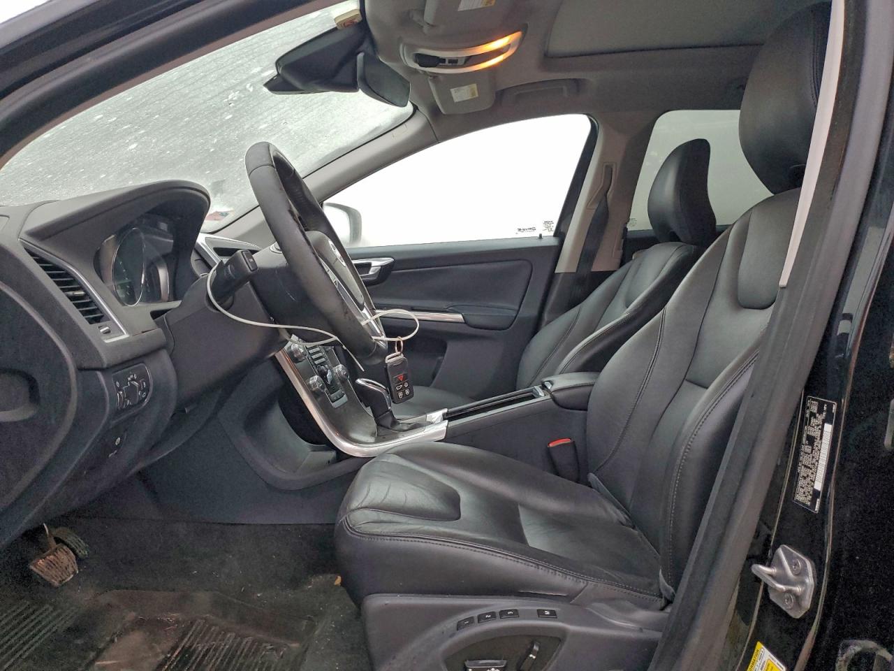 2015 Volvo Xc60 T5 Premier VIN: YV440MDK1F2693689 Lot: 94077645