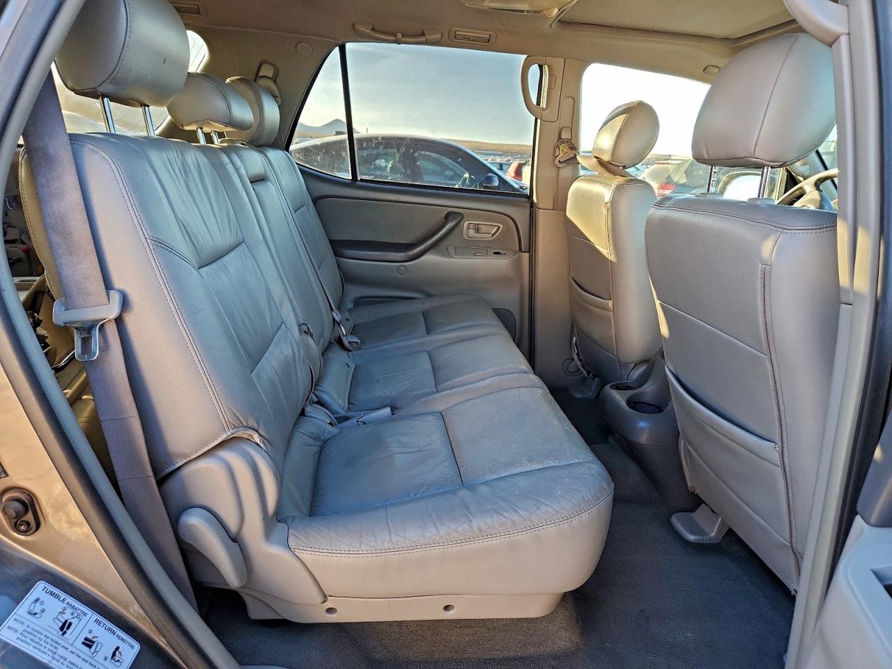 2005 Toyota Sequoia Sr5 VIN: 5TDBT44A85S235096 Lot: 93352755