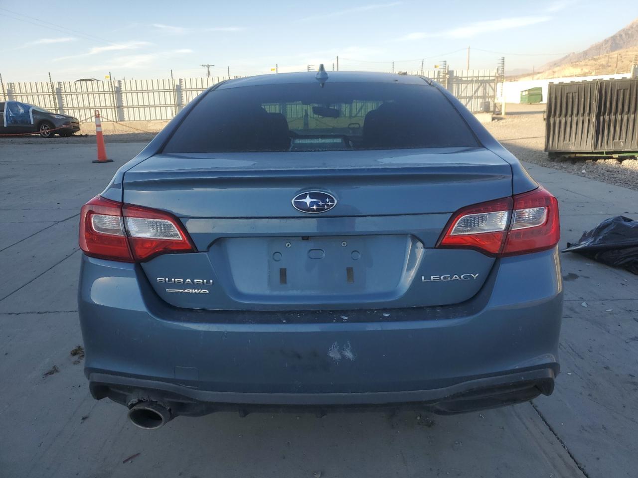 2018 Subaru Legacy 2.5I Limited VIN: 4S3BNAN63J3025262 Lot: 92441925