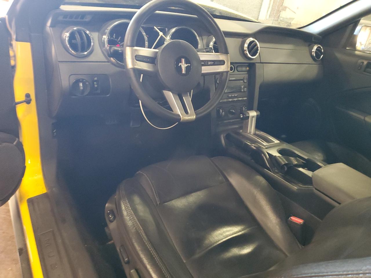 2006 Ford Mustang VIN: 1ZVFT84N365111060 Lot: 90490045