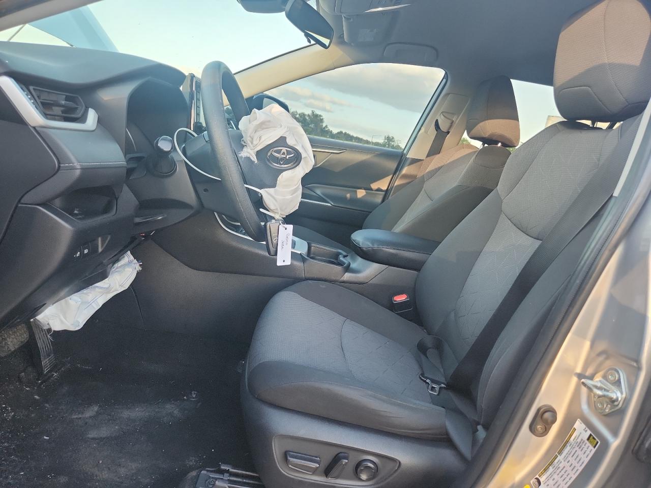 2021 Toyota Rav4 Xle VIN: 2T3W1RFV7MC087638 Lot: 90712105