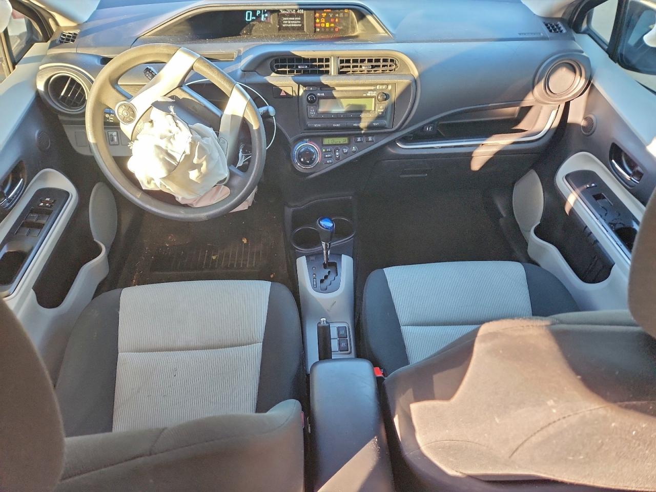 2014 Toyota Prius C VIN: JTDKDTB33E1561977 Lot: 94078535