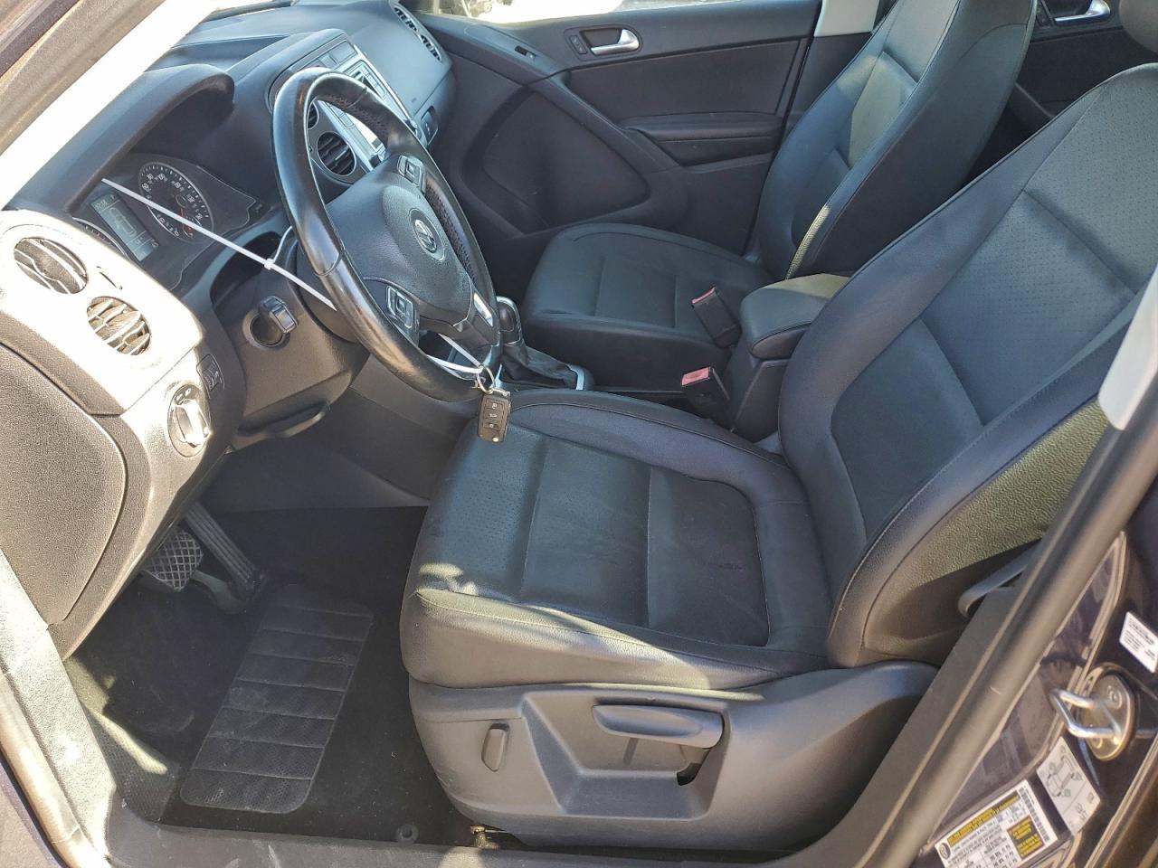 2016 Volkswagen Tiguan S VIN: WVGAV7AX2GW576279 Lot: 94748285