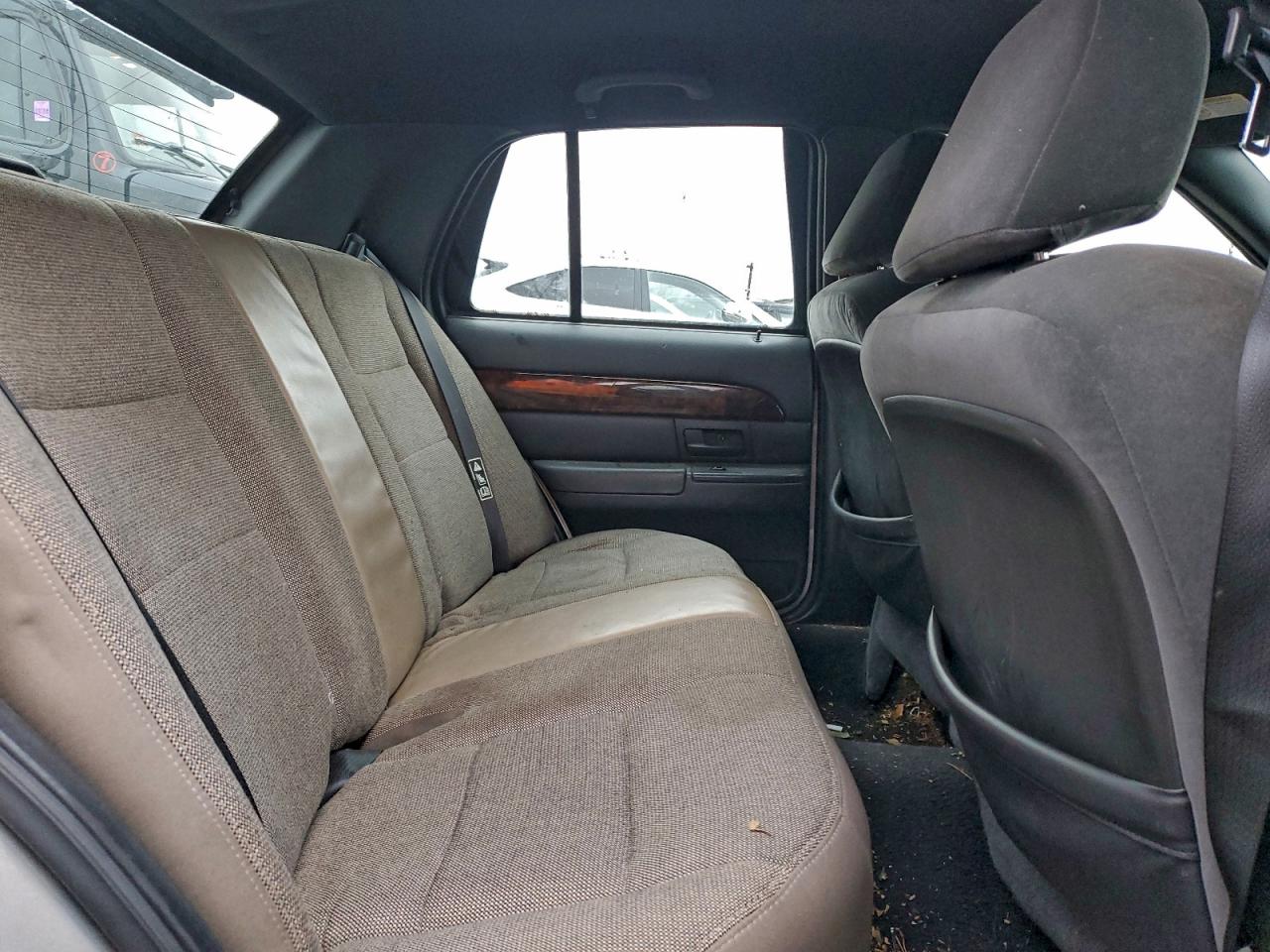 2004 Mercury Grand Marquis Gs VIN: 2MEFM74W64X643058 Lot: 93551865