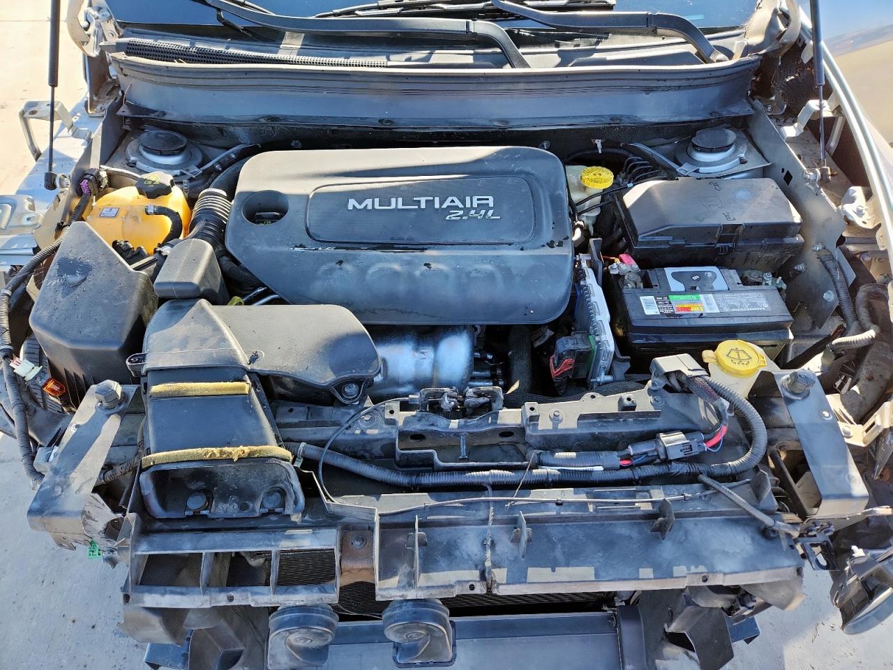 2015 Jeep Cherokee Sport VIN: 1C4PJLABXFW660582 Lot: 92185975