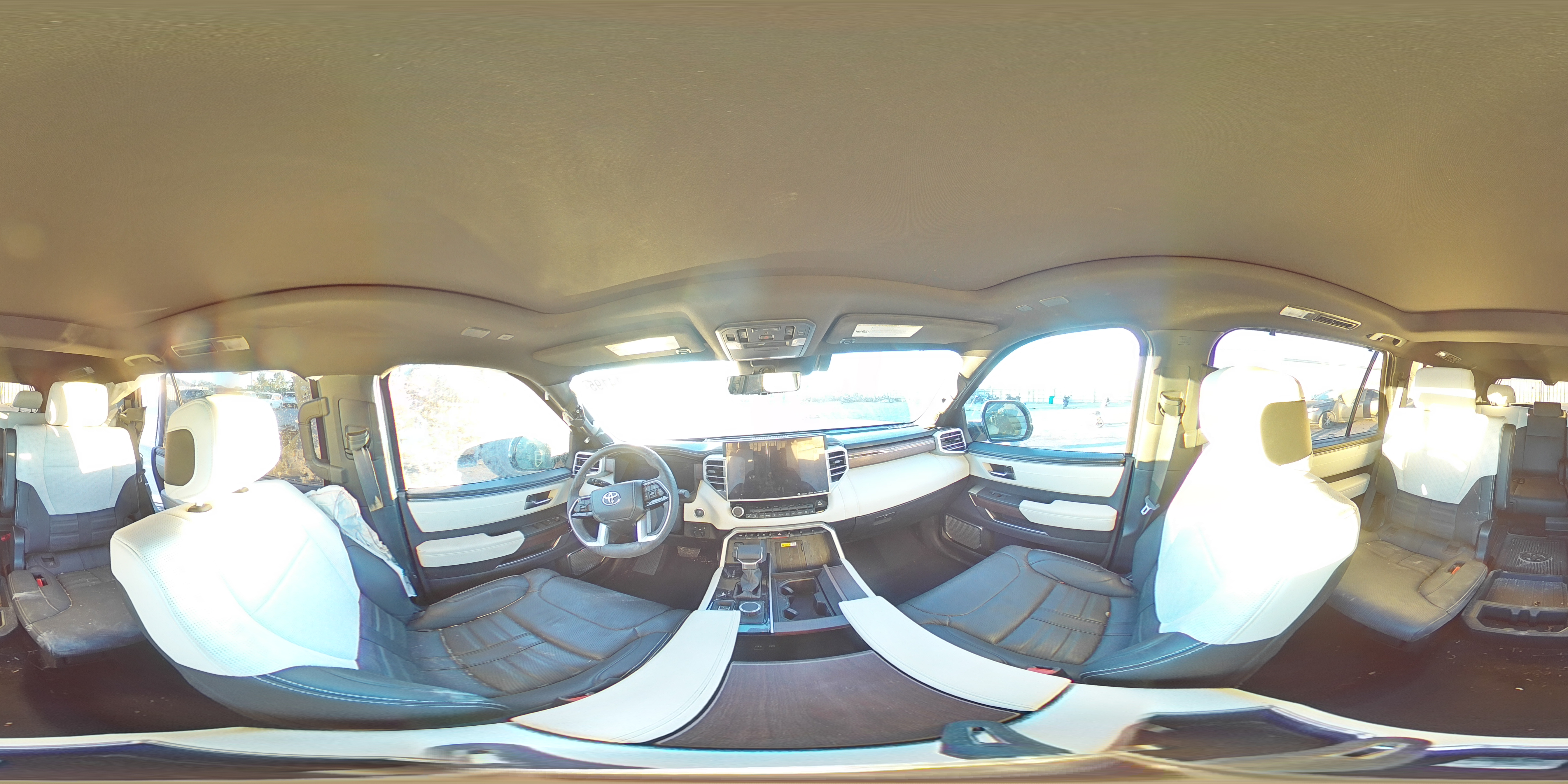 2024 Toyota Sequoia Sr5 VIN: 7SVAAABA7RX033018 Lot: 94114195