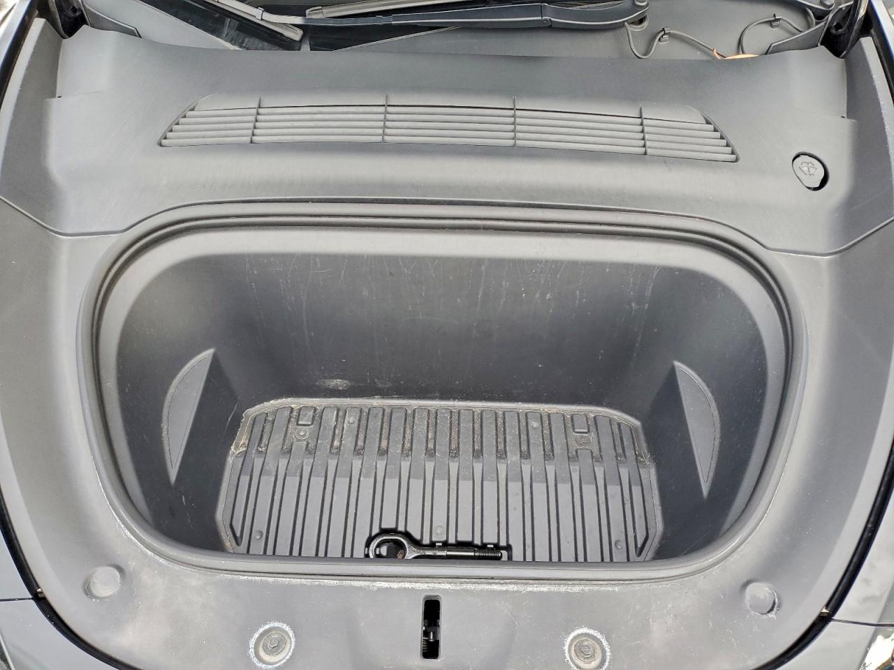 2022 Tesla Model Y VIN: 7SAYGDEF0NF572149 Lot: 94108125