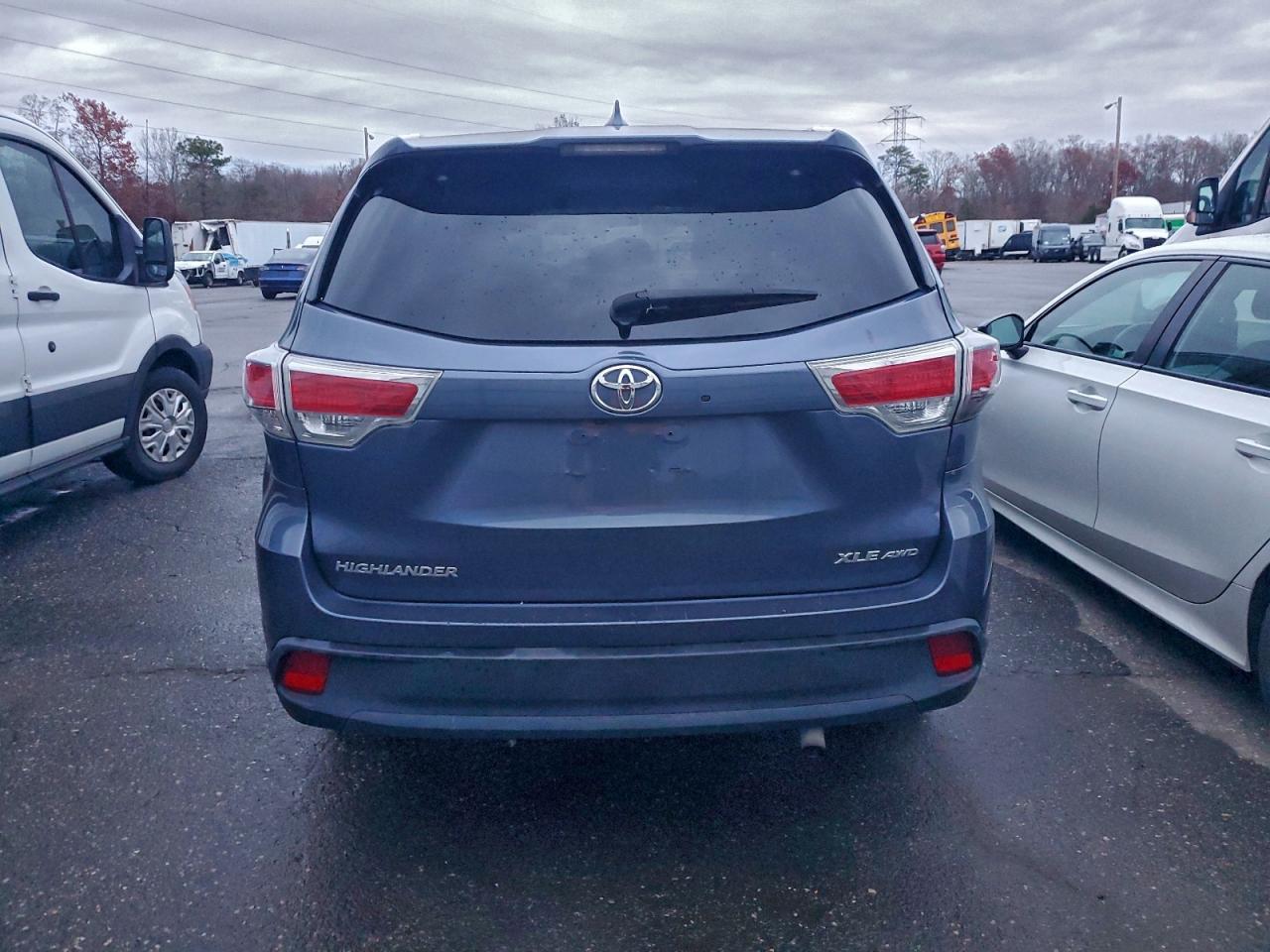 2016 Toyota Highlander Xle VIN: 5TDJKRFH4GS302107 Lot: 94518925