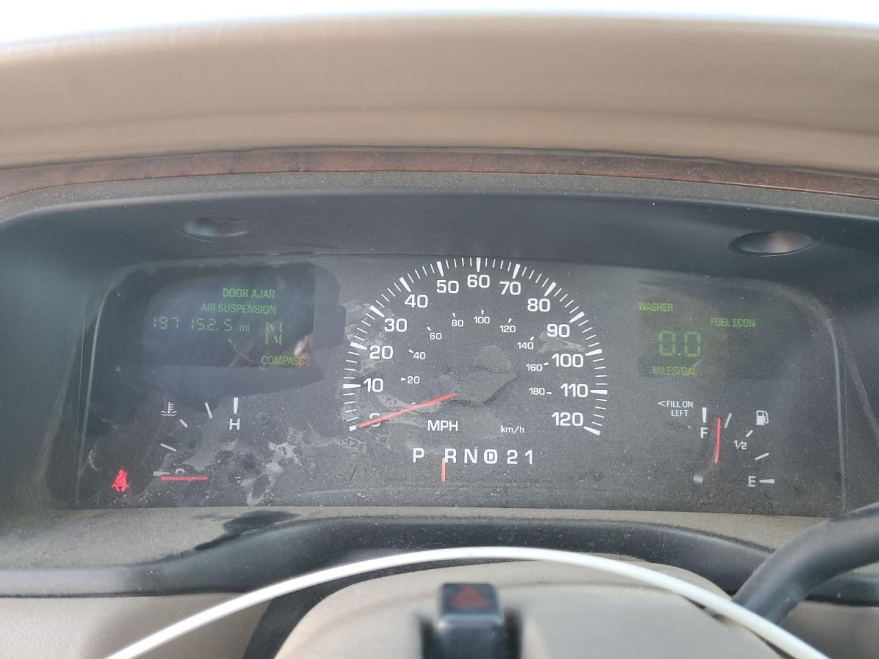 2001 Lincoln Town Car Signature VIN: 1LNHM82W71Y640891 Lot: 91051105