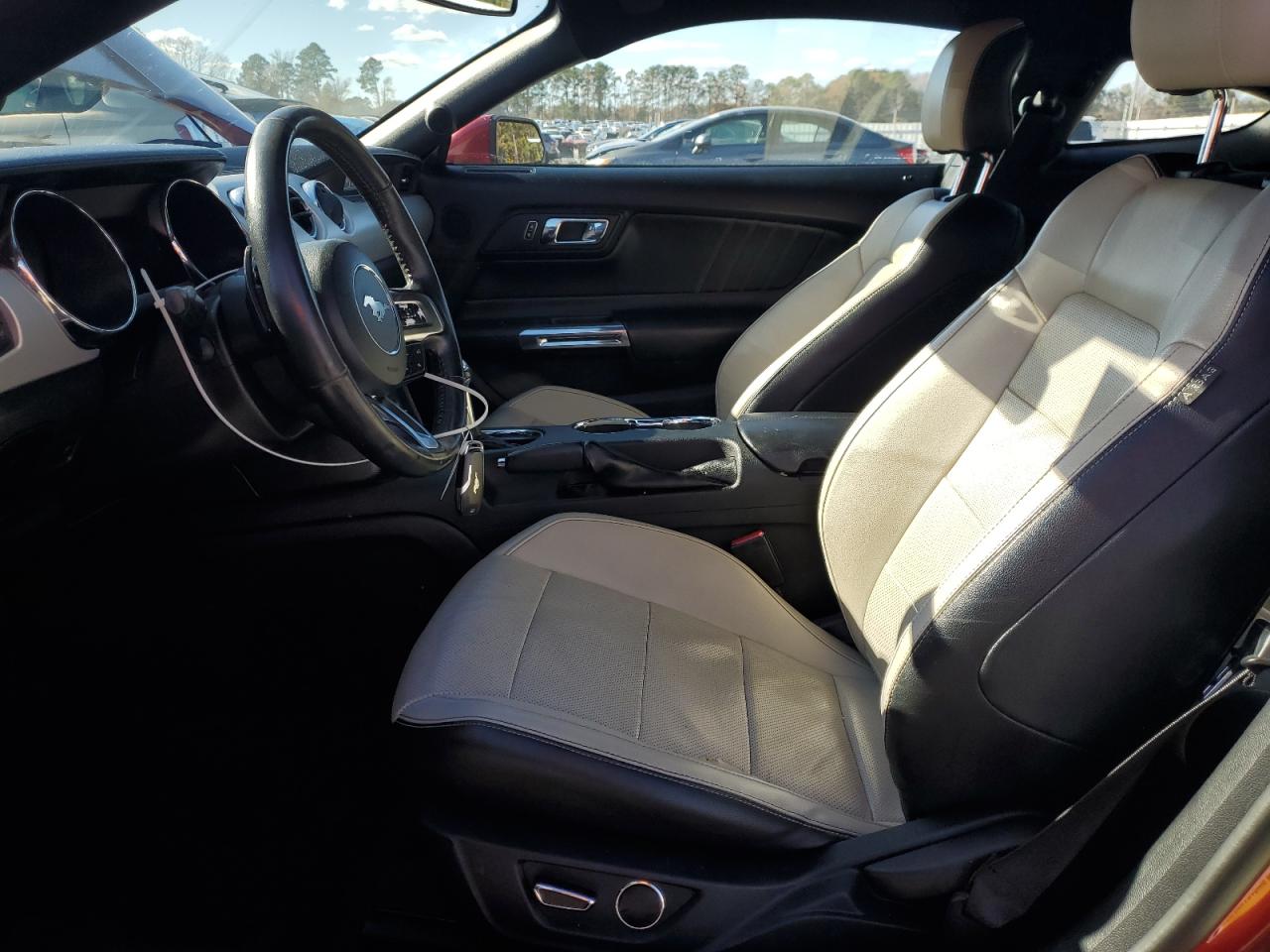 2016 Ford Mustang VIN: 1FA6P8TH5G5247152 Lot: 92156535