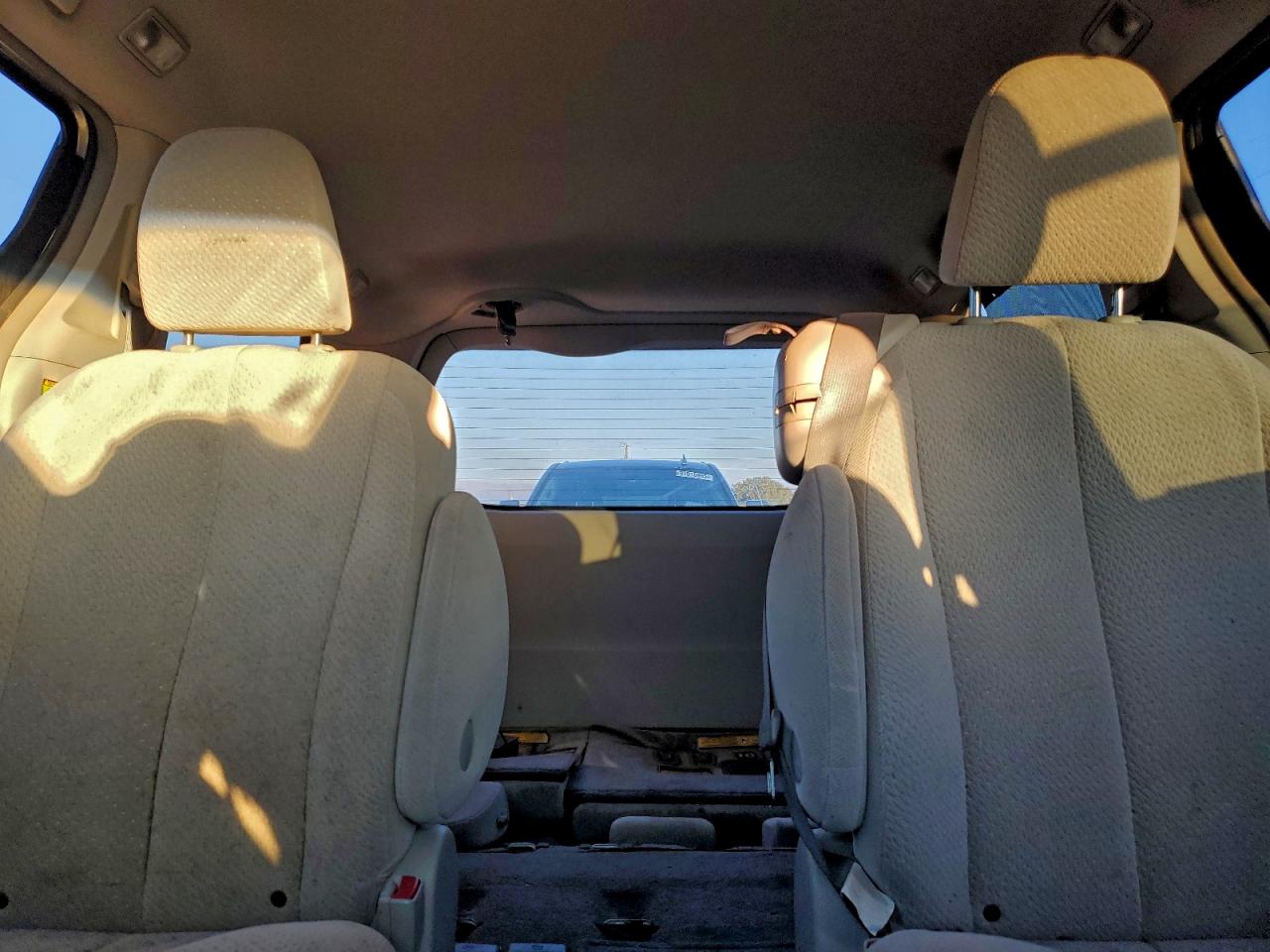 2011 Toyota Sienna Le VIN: 5TDKK3DC5BS064107 Lot: 93908005