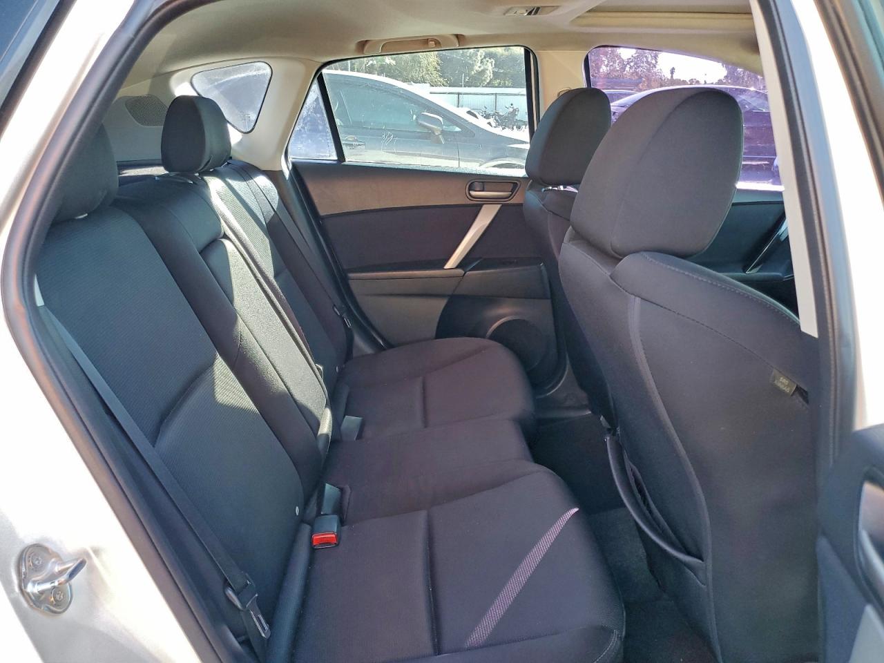 2011 Mazda 3 S VIN: JM1BL1K65B1494053 Lot: 94730125