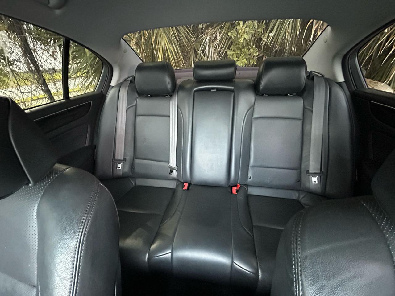 2013 Hyundai Genesis 3.8L VIN: KMHGC4DD7DU221101 Lot: 92113105