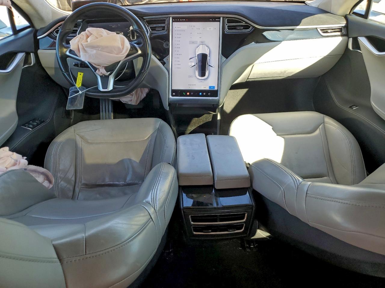 2015 Tesla Model S VIN: 5YJSA1E29FF107922 Lot: 93981975