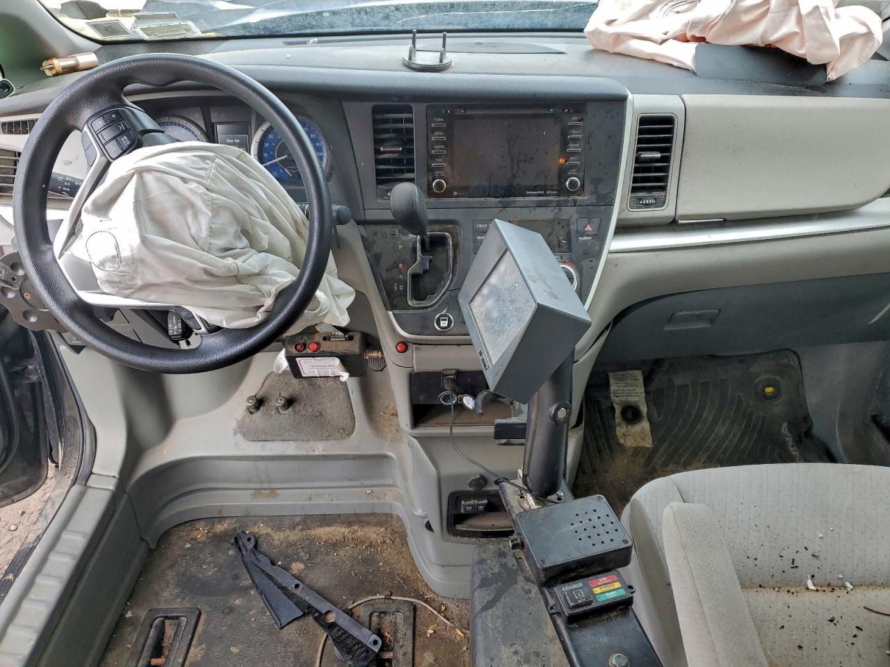 2020 Toyota Sienna Le VIN: 5TDKZ3DC8LS083408 Lot: 93870085