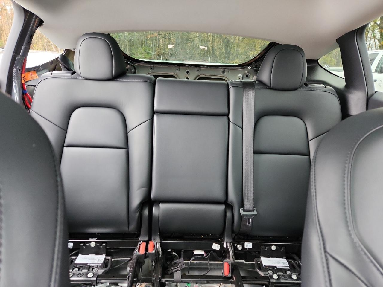 2023 Tesla Model Y VIN: 7SAYGDEE9PA210800 Lot: 90079995