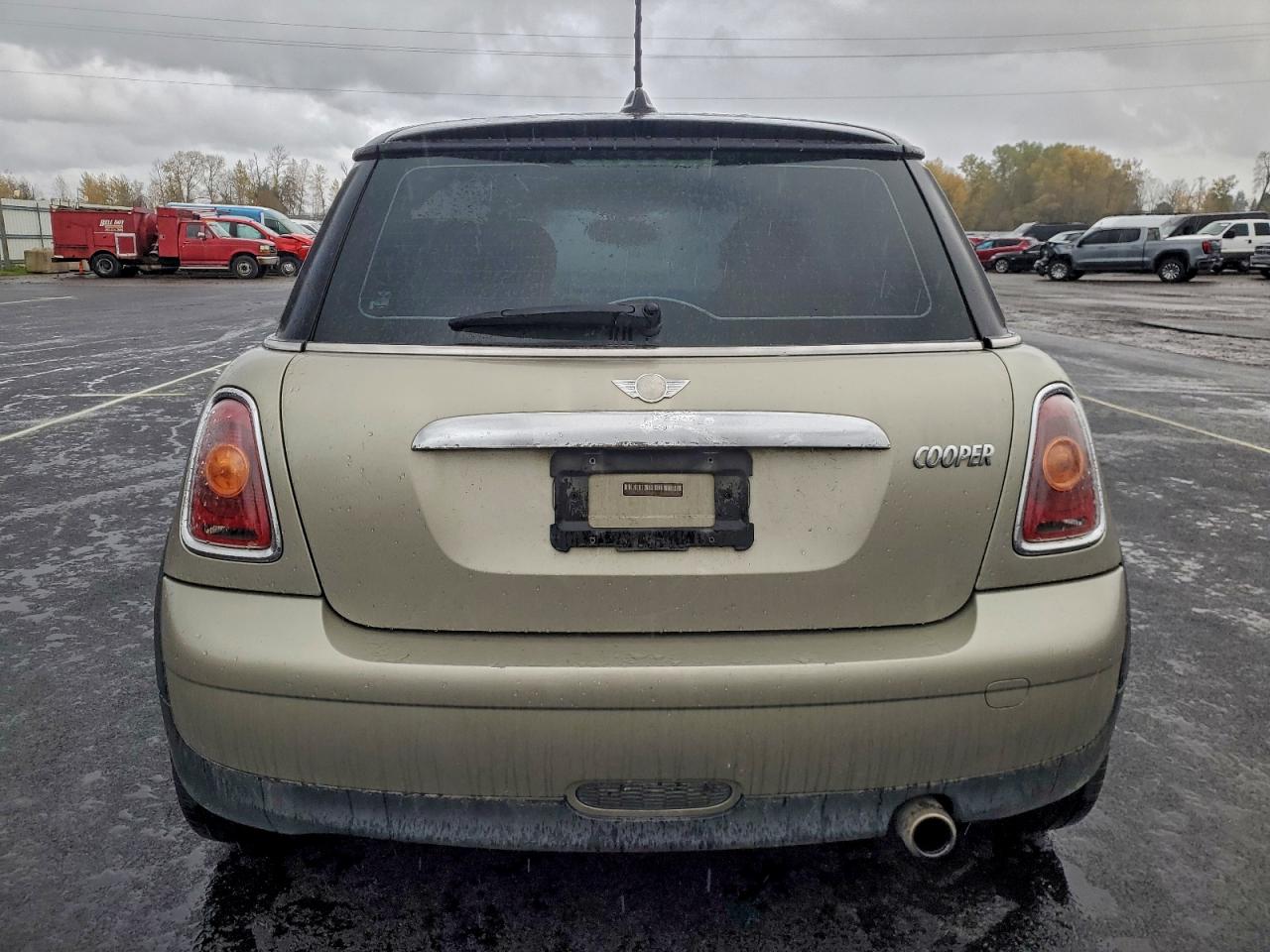 2008 Mini Cooper VIN: WMWMF335X8TU69368 Lot: 94354245