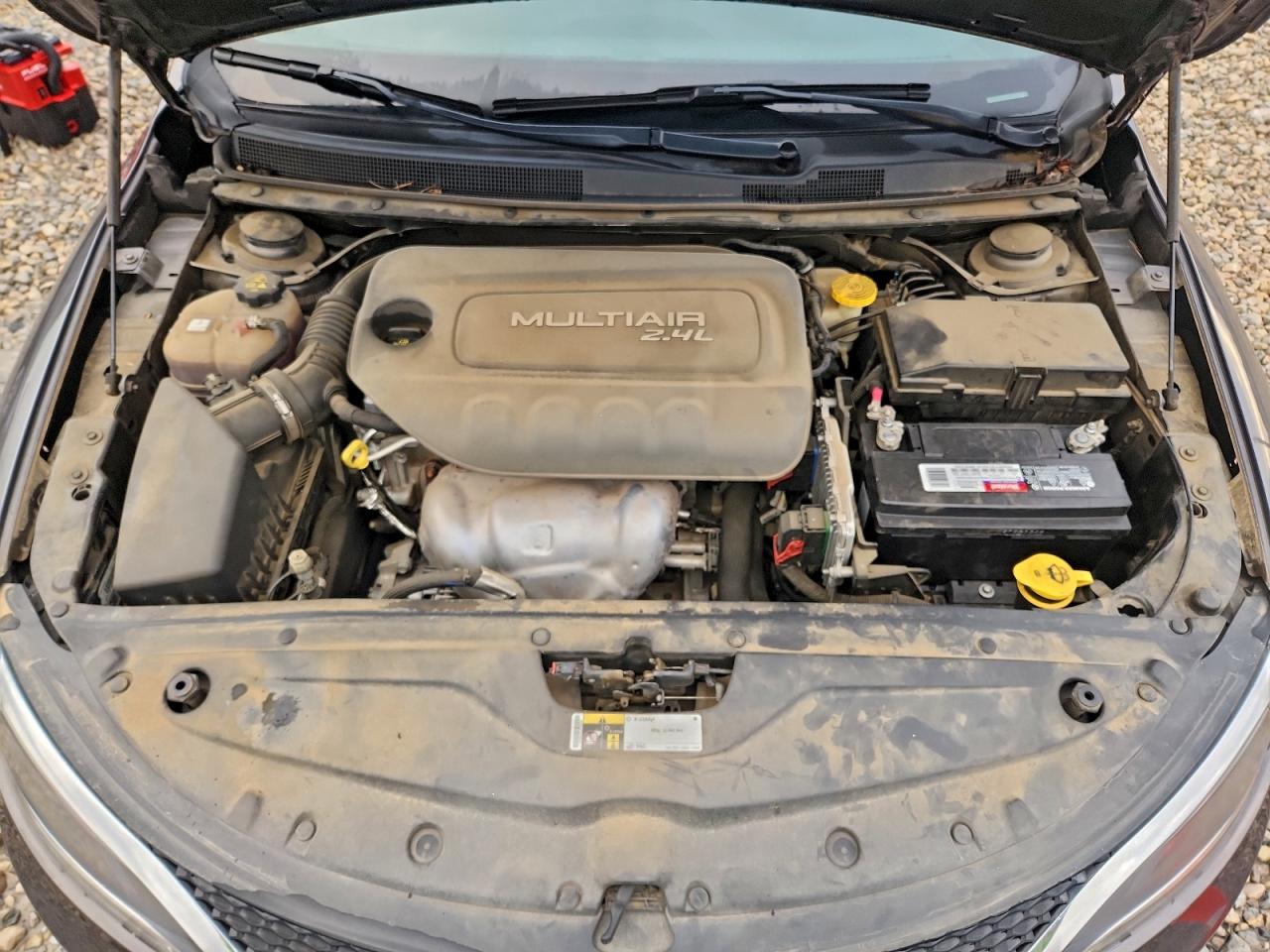 2015 Chrysler 200 Limited VIN: 1C3CCCAB4FN653565 Lot: 93690615