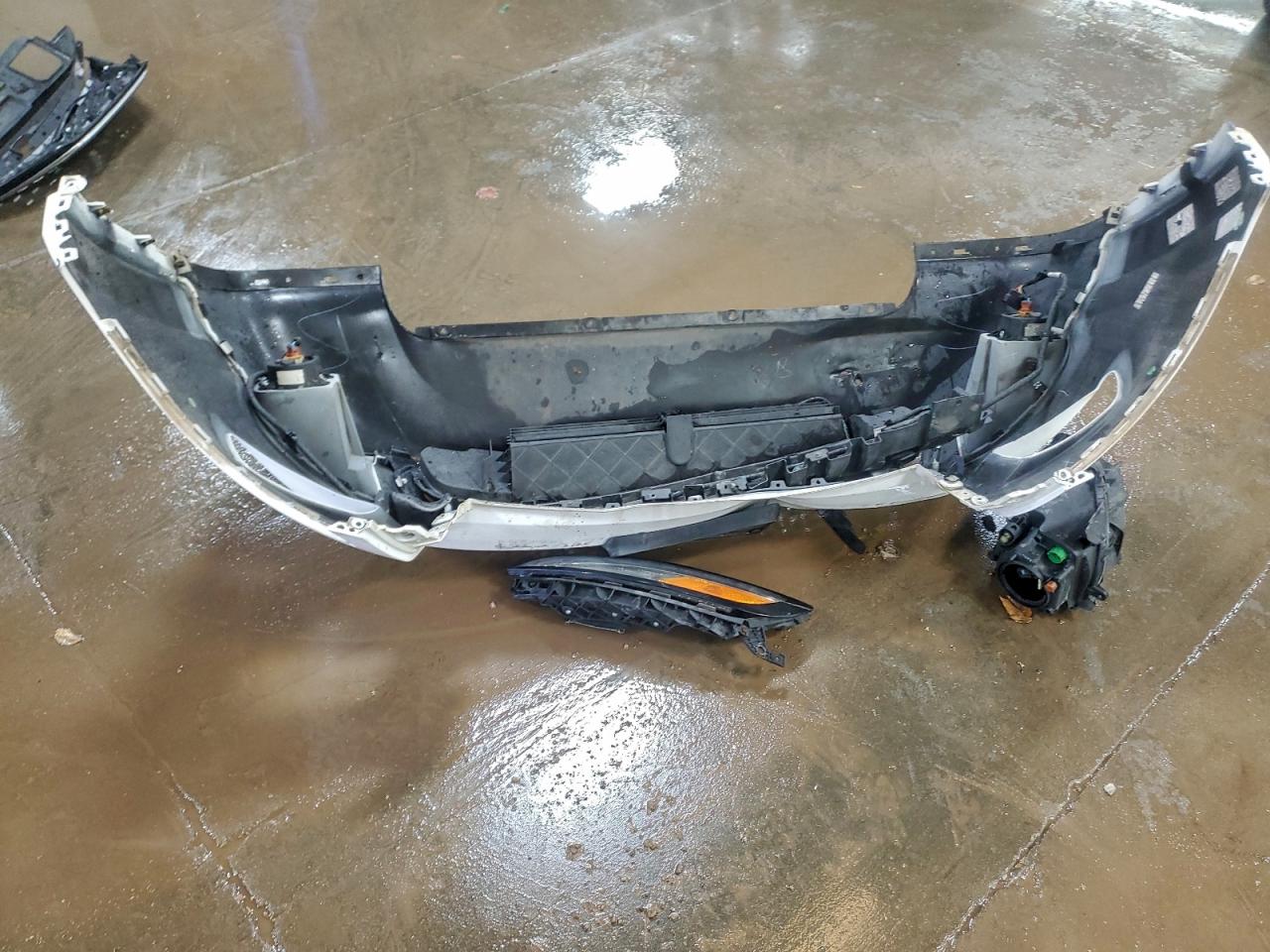 2015 Jeep Cherokee Latitude VIN: 1C4PJLCB9FW747175 Lot: 93715215