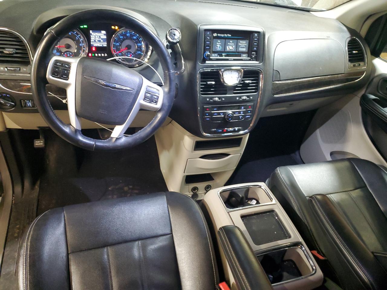 2016 Chrysler Town & Country Touring VIN: 2C4RC1BG0GR193460 Lot: 92610595